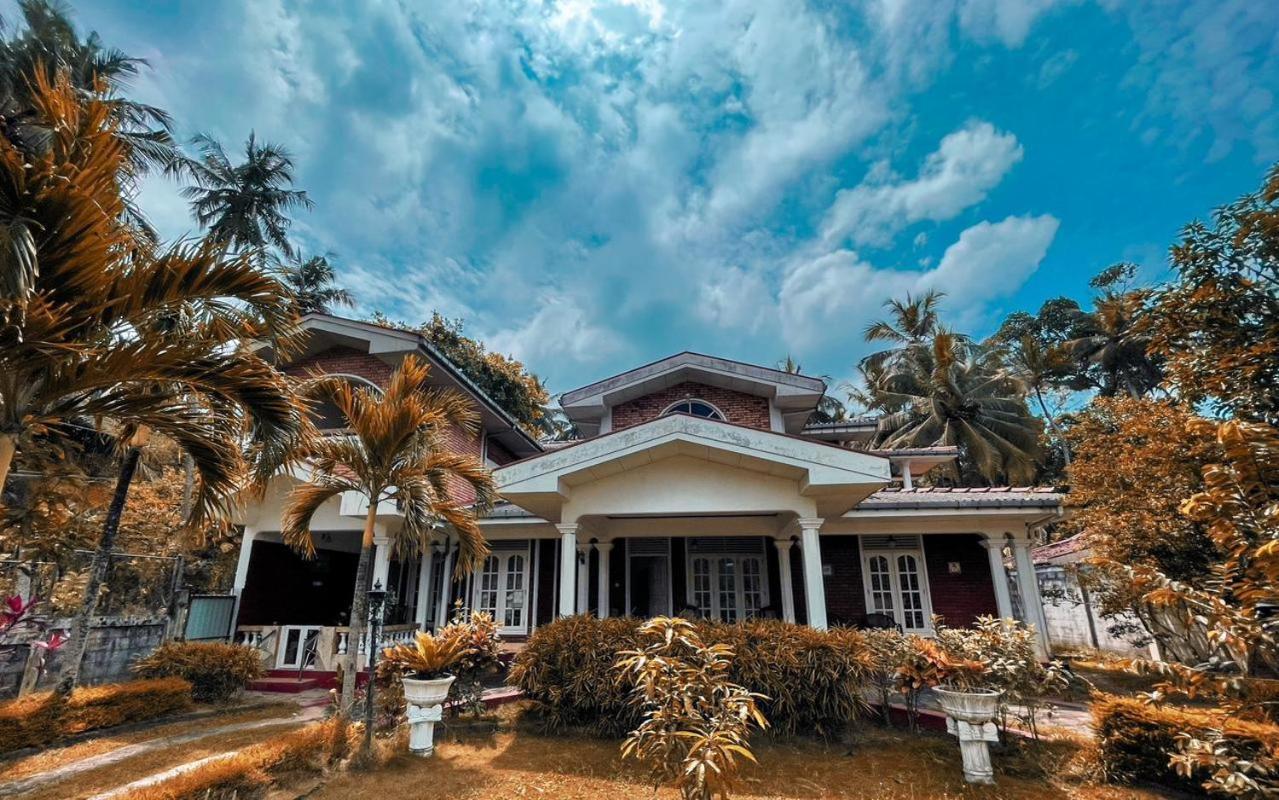 Rohans Place Nattandiya Luaran gambar